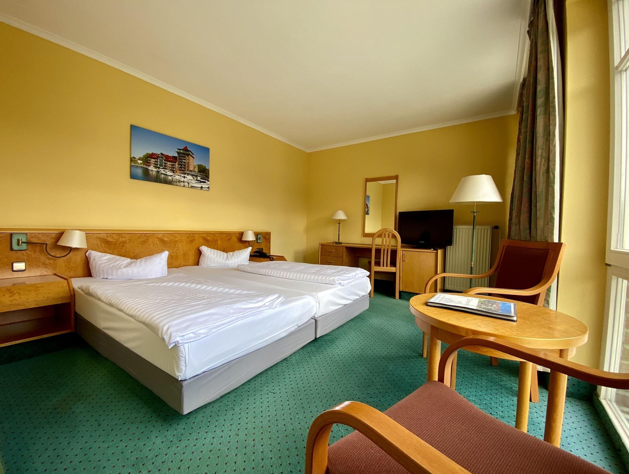 Park Hotel Fasanerie Neustrelitz Exterior foto